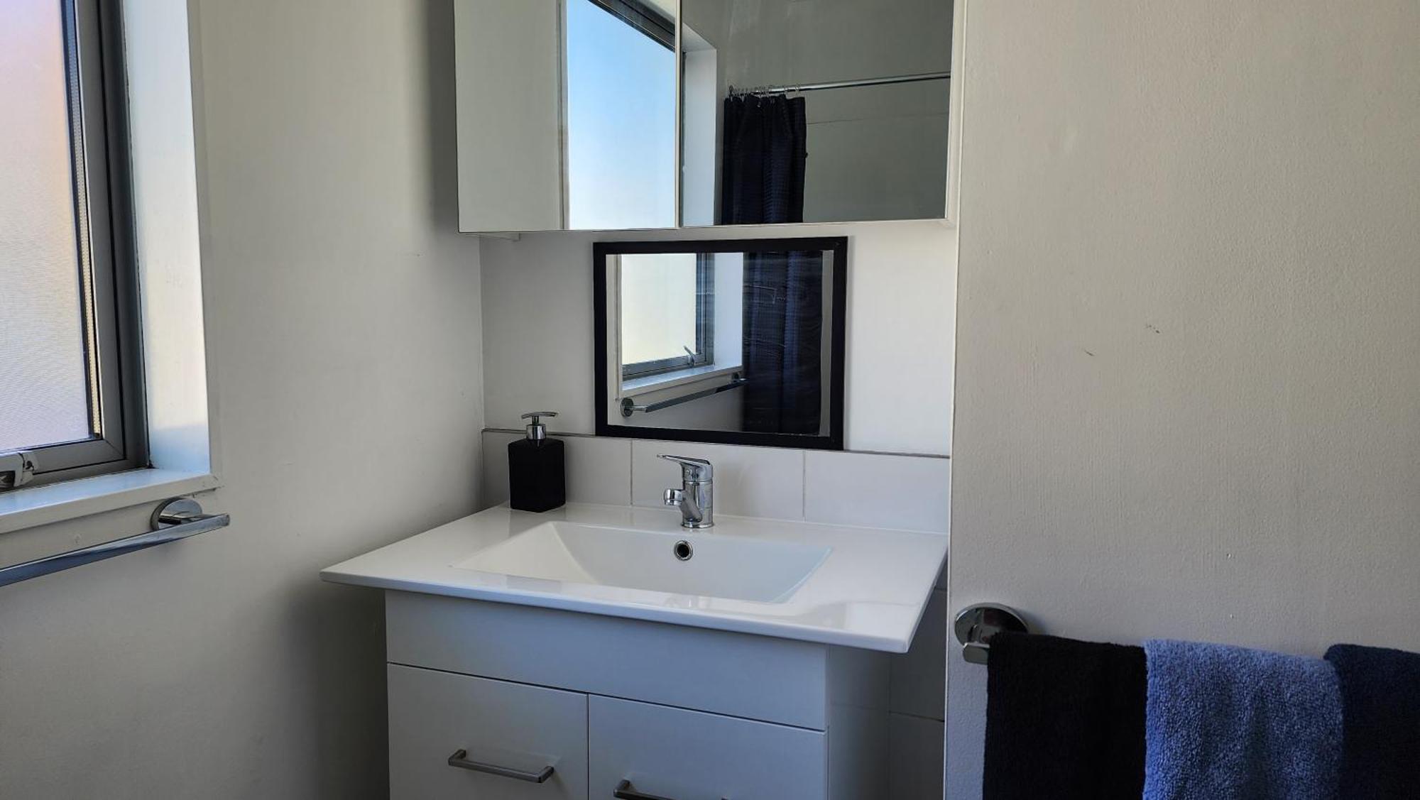 Oaktree Entire Holiday Home, Sleeps 8 To12 Rotorua Exterior photo