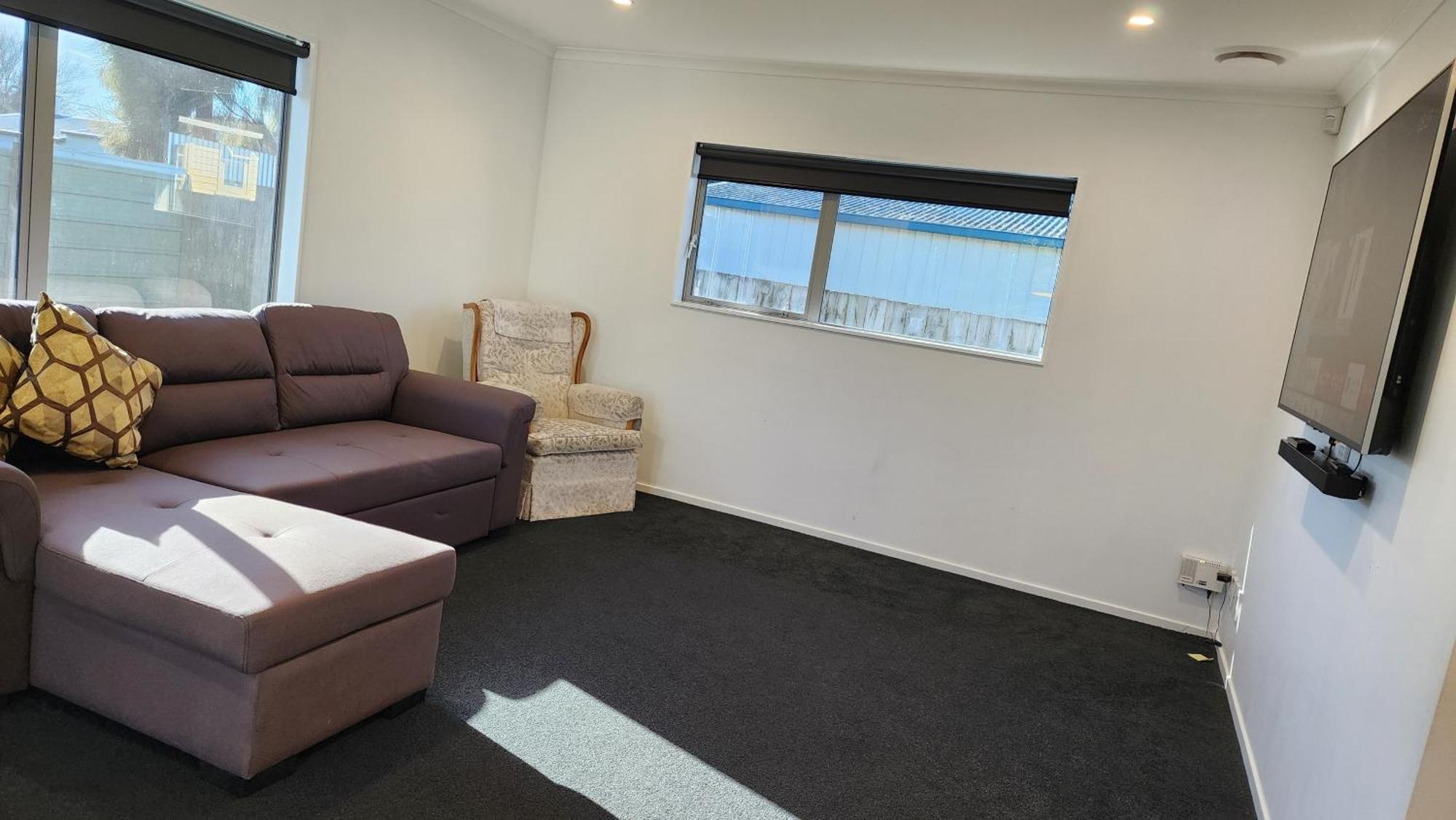 Oaktree Entire Holiday Home, Sleeps 8 To12 Rotorua Exterior photo
