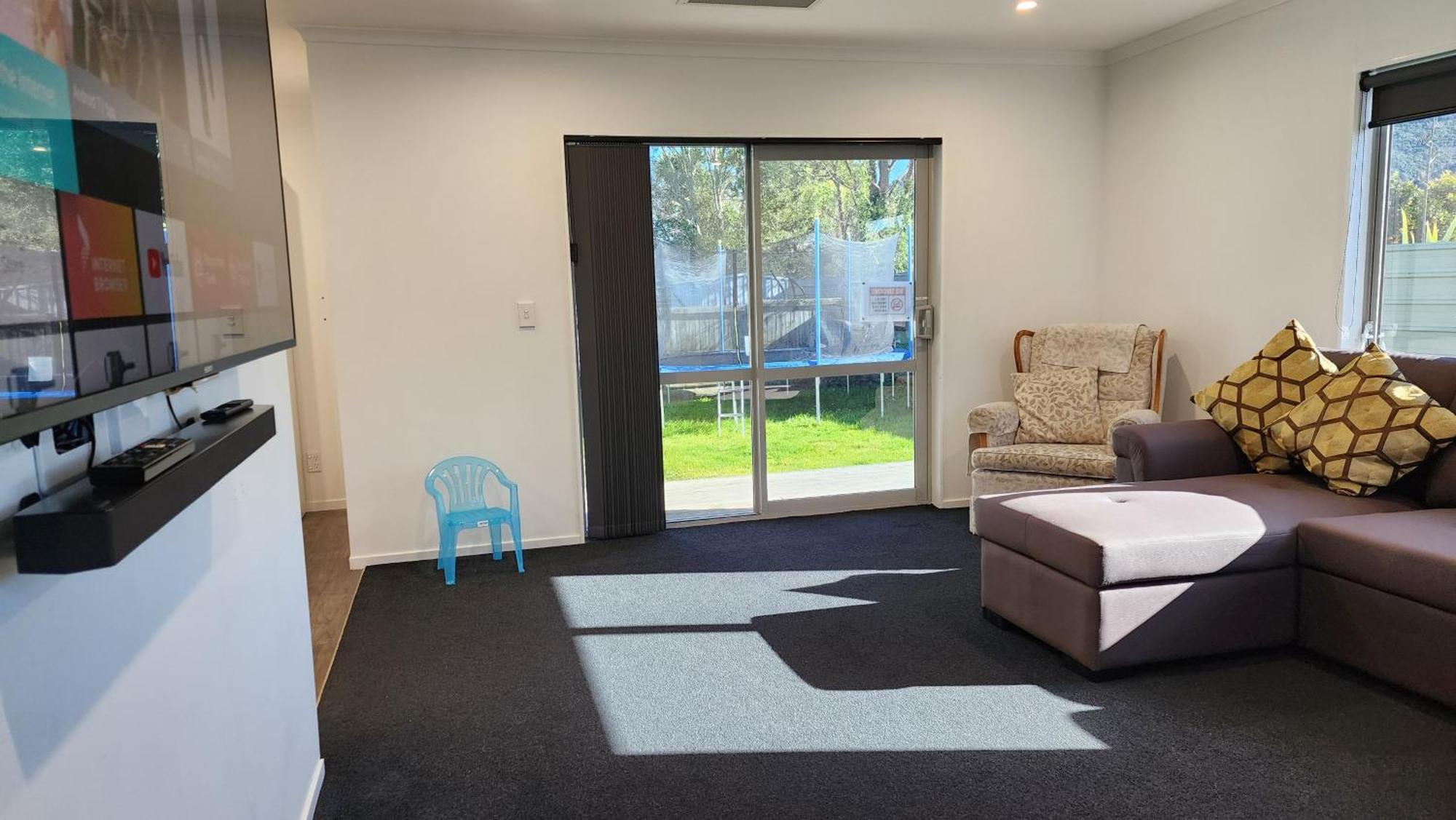 Oaktree Entire Holiday Home, Sleeps 8 To12 Rotorua Exterior photo