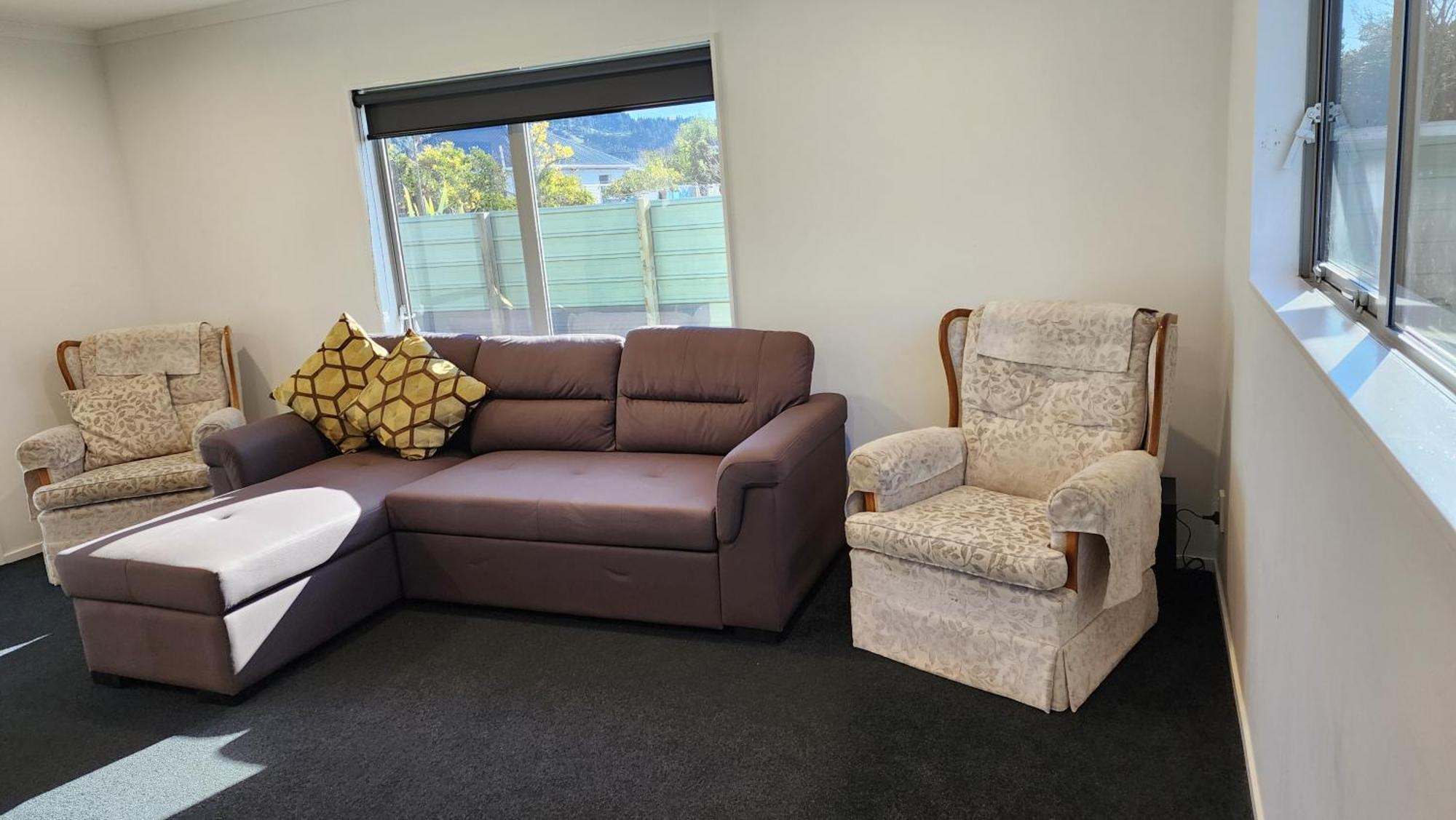 Oaktree Entire Holiday Home, Sleeps 8 To12 Rotorua Exterior photo