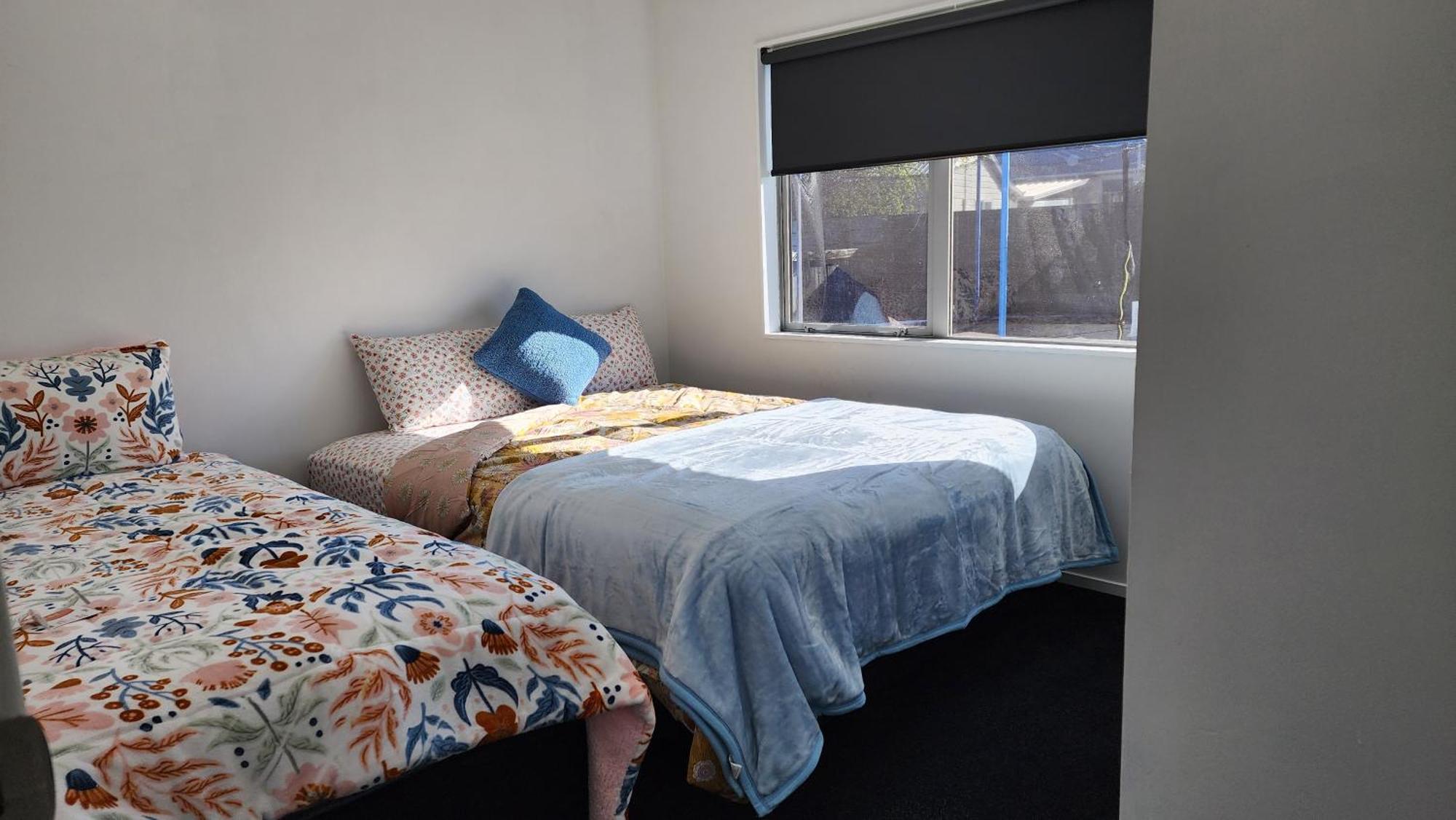 Oaktree Entire Holiday Home, Sleeps 8 To12 Rotorua Exterior photo