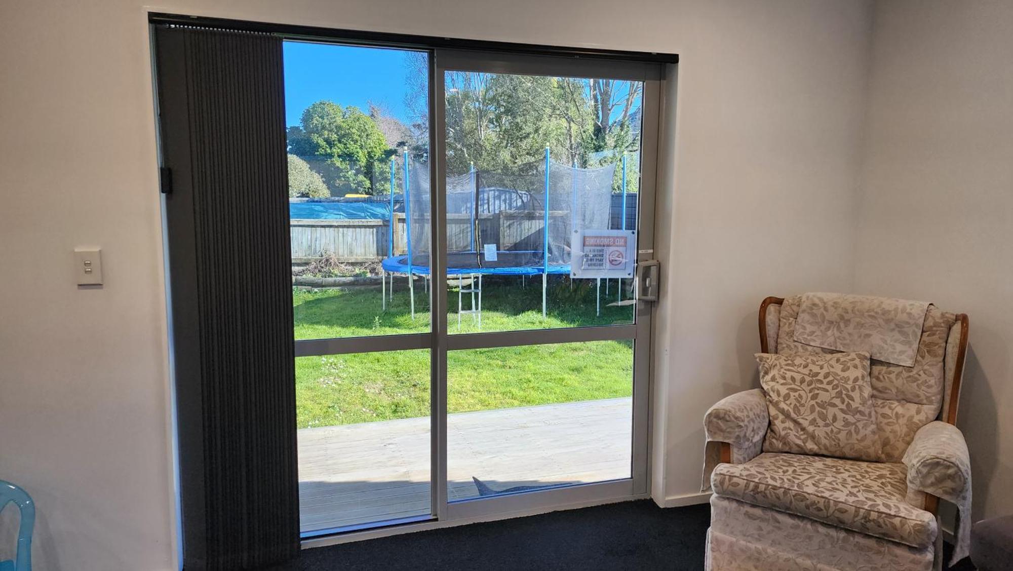Oaktree Entire Holiday Home, Sleeps 8 To12 Rotorua Exterior photo