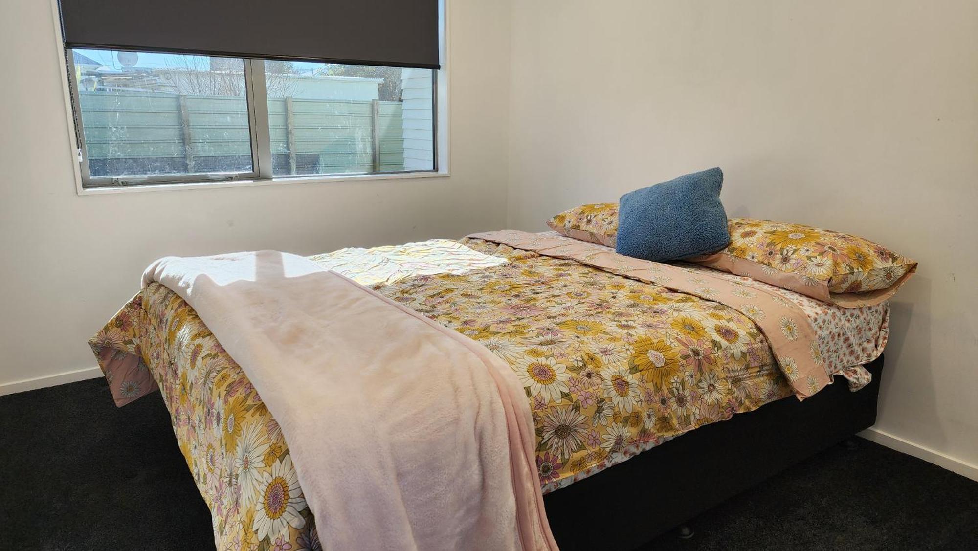 Oaktree Entire Holiday Home, Sleeps 8 To12 Rotorua Exterior photo